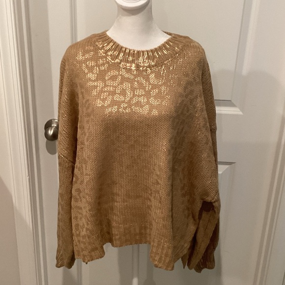Chic Leopard Print Crew Neck Sweater - Picture 2 of 11